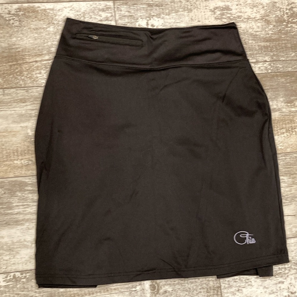 Chic Athletic Skirt with Hidden Leggings